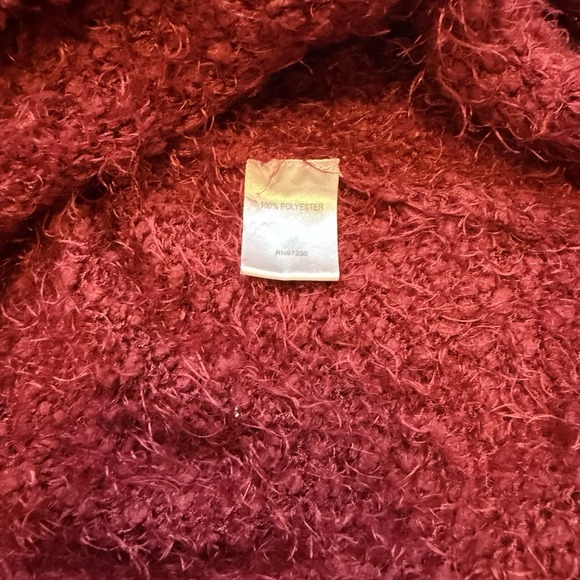 Almost Famous Red Sweater Text Bear Shaggy Long Sleeve V-Neck Cozy Workwear Sz M - Picture 6 of 8